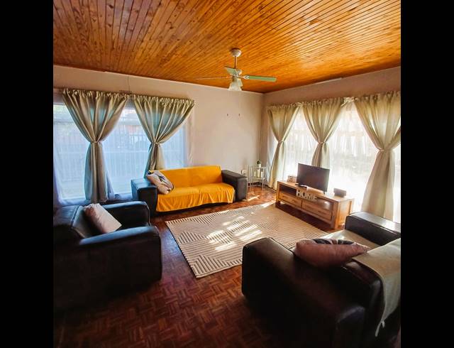 3 BEDROOM HOUSE FOR SALE IN ROTHDENE